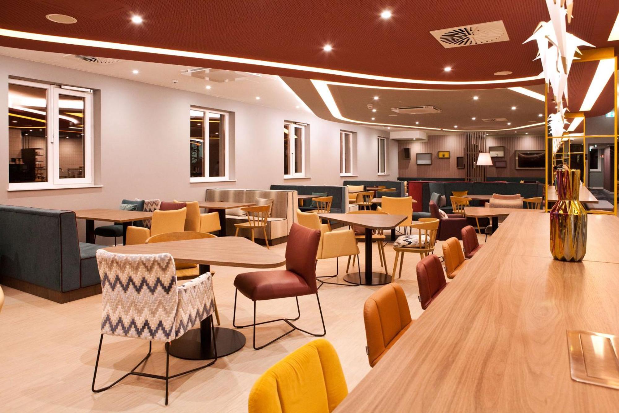 Hotel Hampton By Hilton Ratisbona Exterior foto