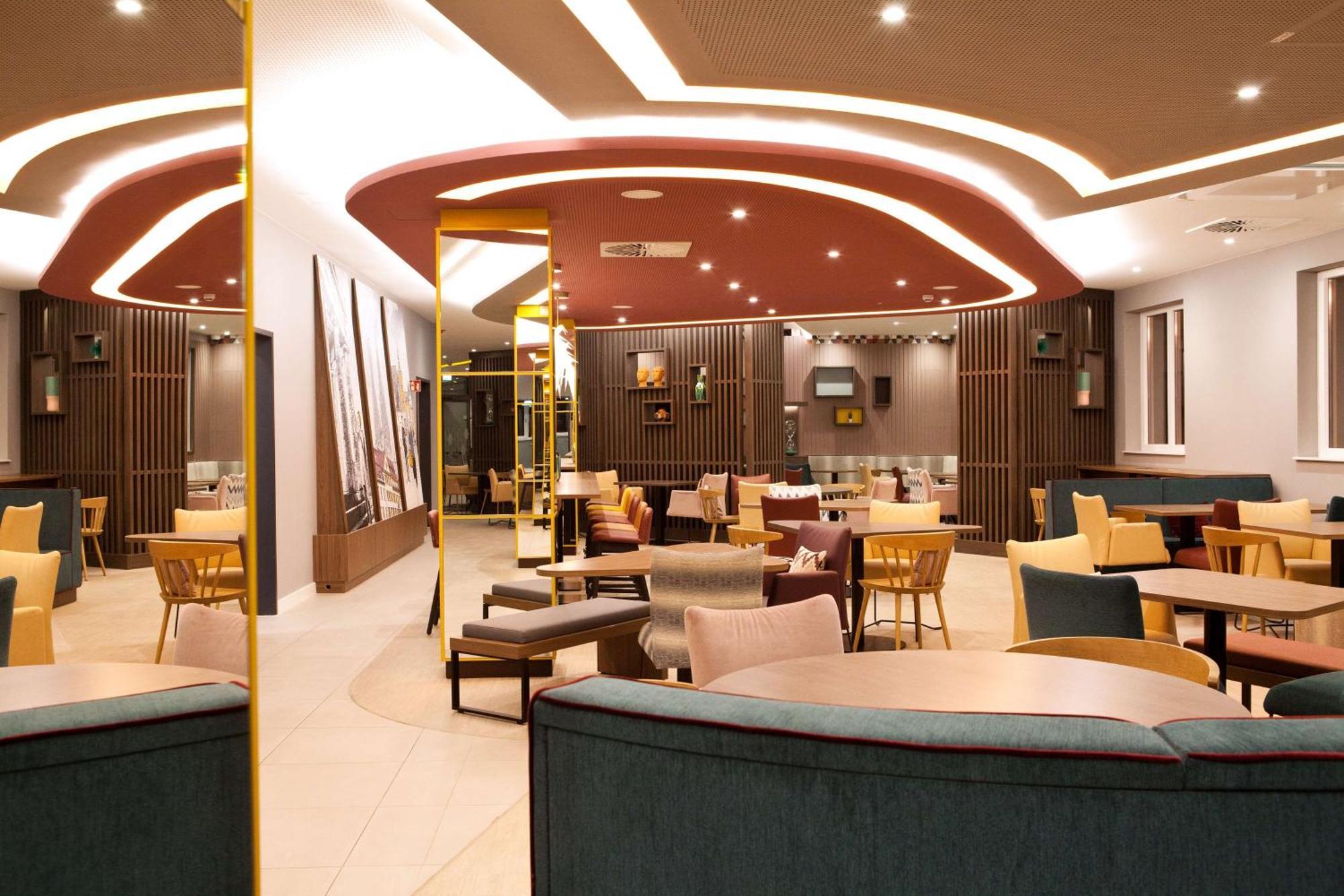 Hotel Hampton By Hilton Ratisbona Exterior foto